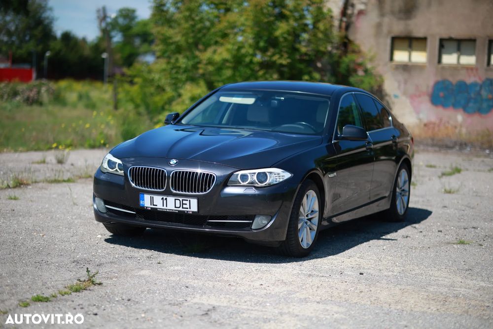 BMW Seria 5 525d xDrive - 9
