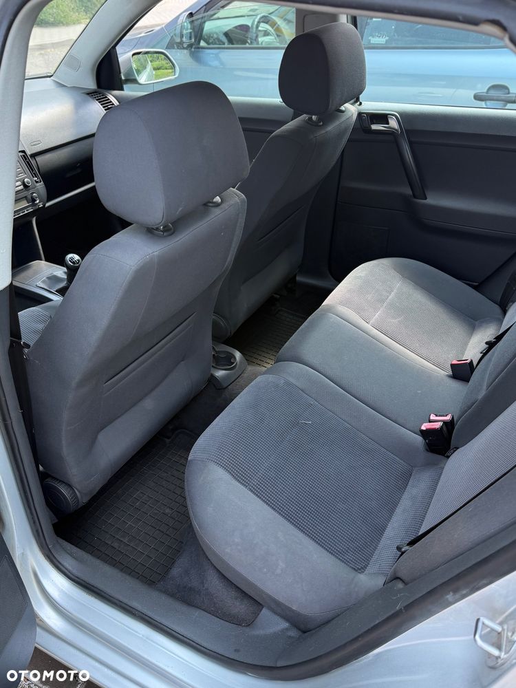 Volkswagen Polo 1.4 16V Comfortline - 11