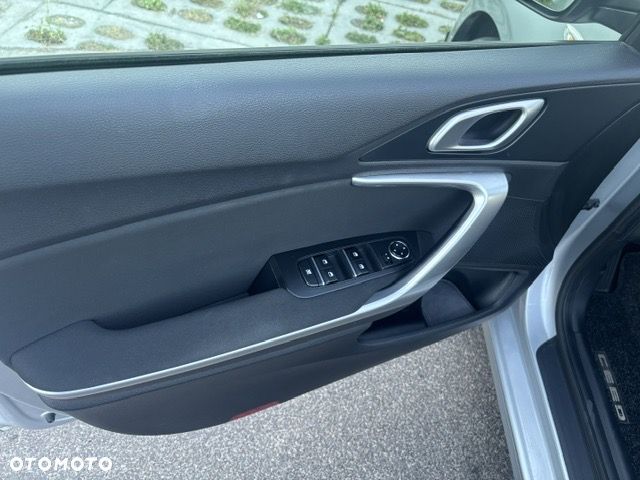 Kia Ceed 1.5 T-GDI L - 12