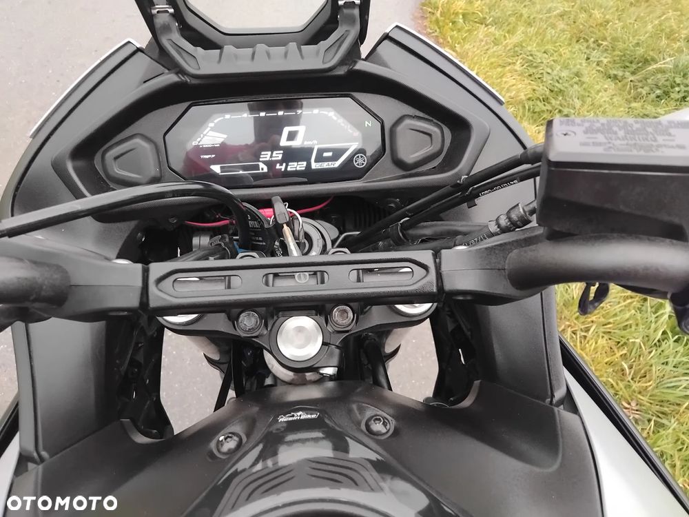 Yamaha MT - 8