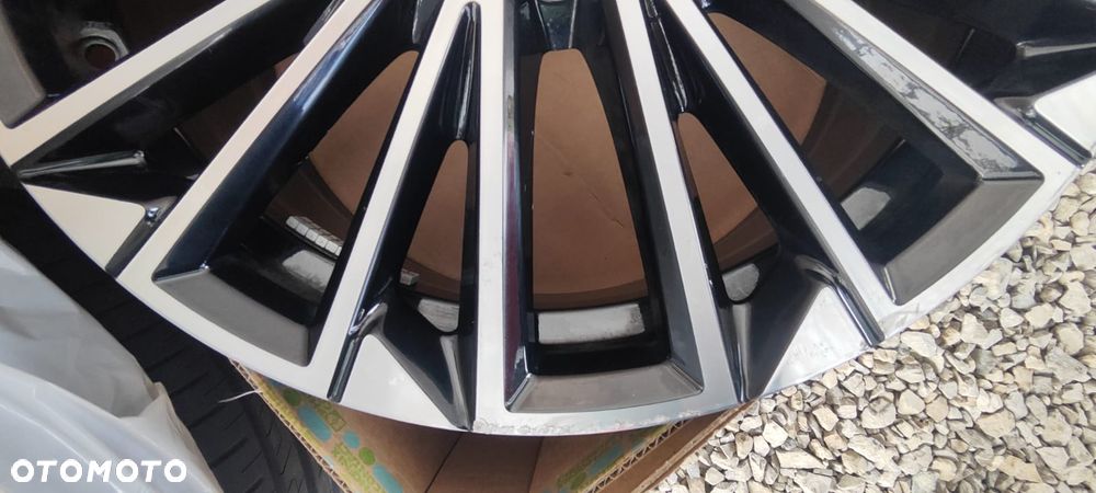 P04 Felga BMW 6891180 8x19et46 - 4