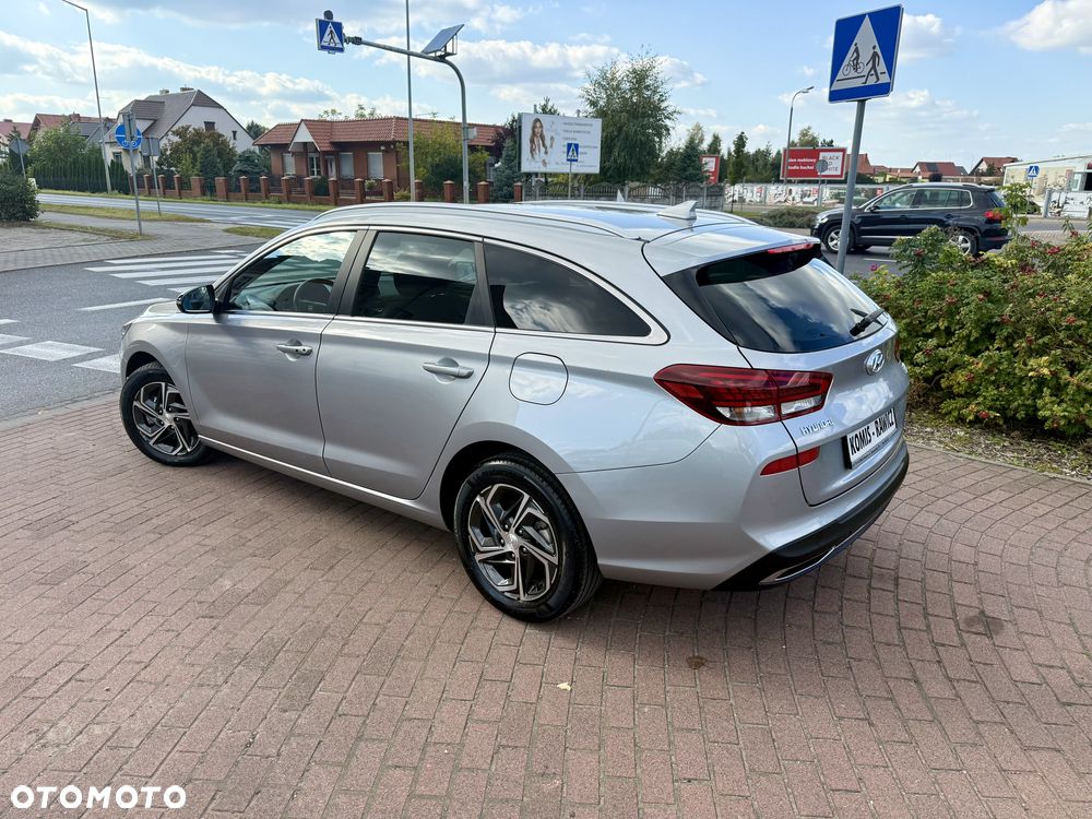 Hyundai i30 Kombi 1.5 T-GDI 48V-Hybrid Intro - 4