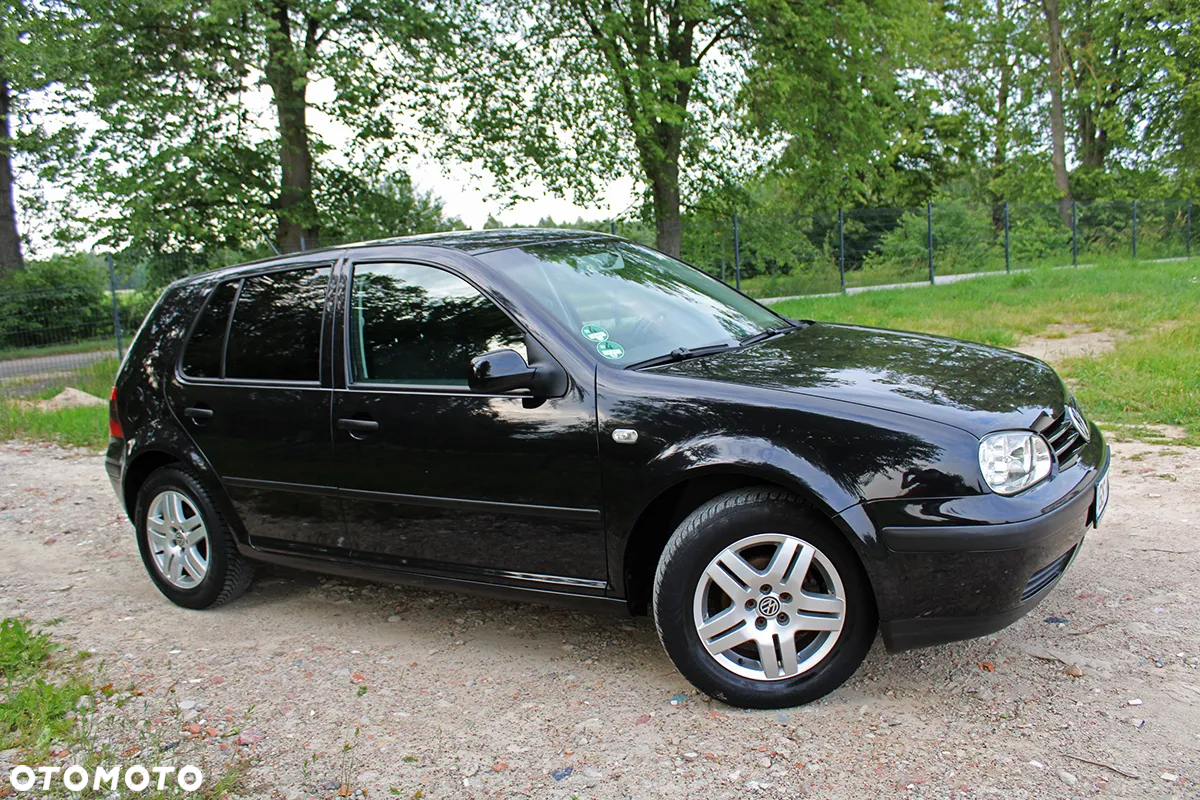 Volkswagen Golf - 28
