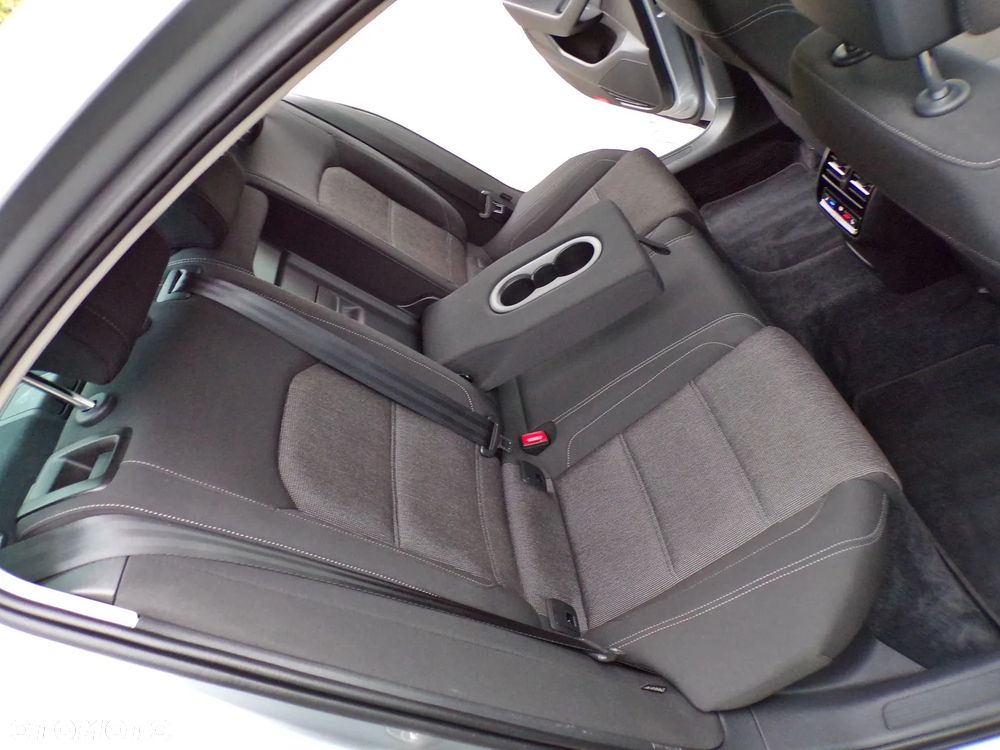Volkswagen Passat 2.0 TDI (BlueMotion Technology) Comfortline - 32