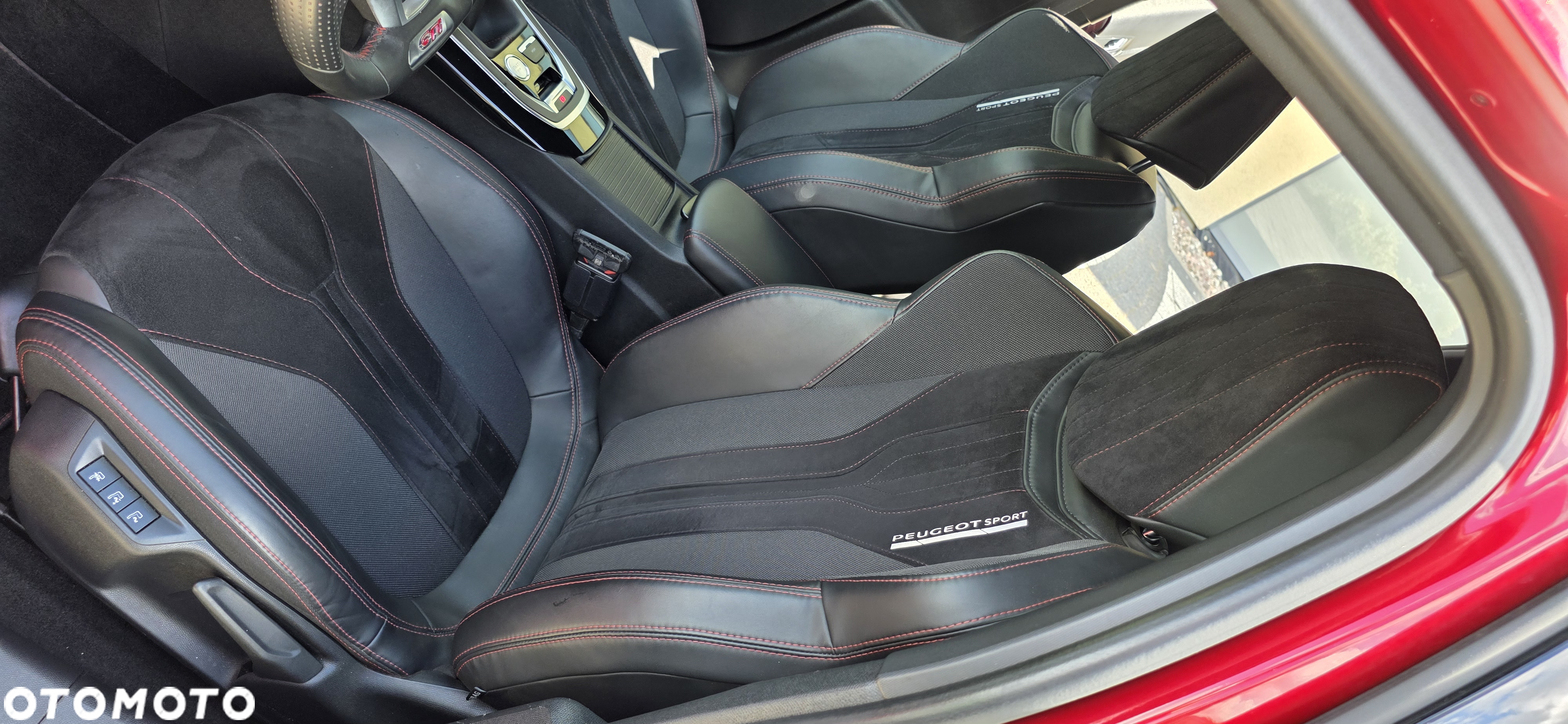 Peugeot 308 1.6 e-THP GTi by Sport S&S - 28