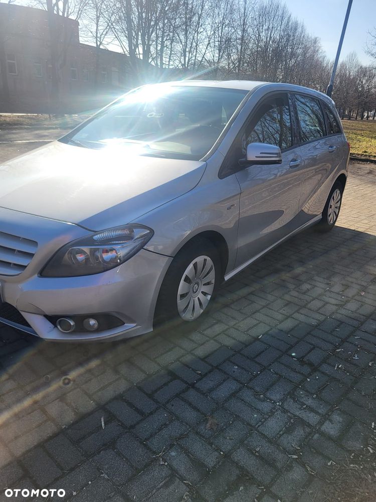 Mercedes-Benz Klasa B 180 CDI (BlueEFFICIENCY) - 26