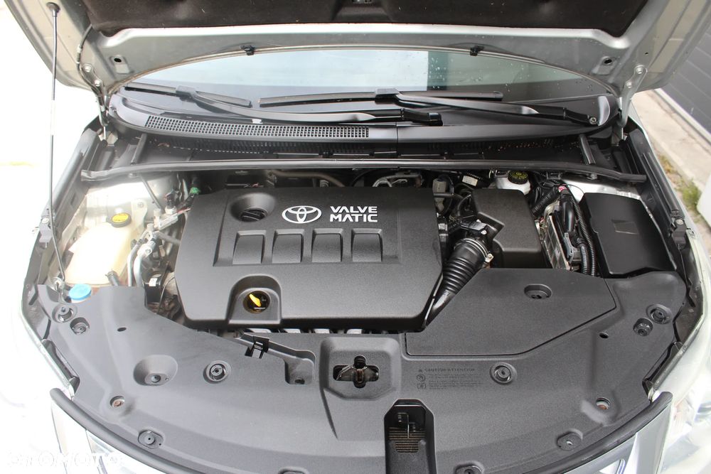 Toyota Avensis - 26