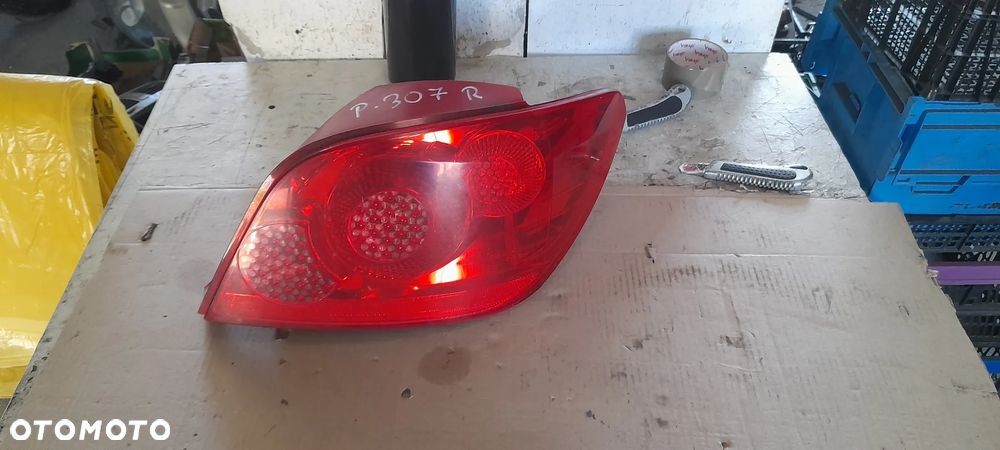 PEUGEOT 307 lampa tylna prawa lift - 3