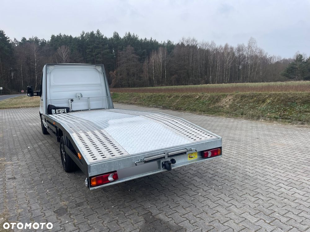 Mercedes-Benz Sprinter - 14