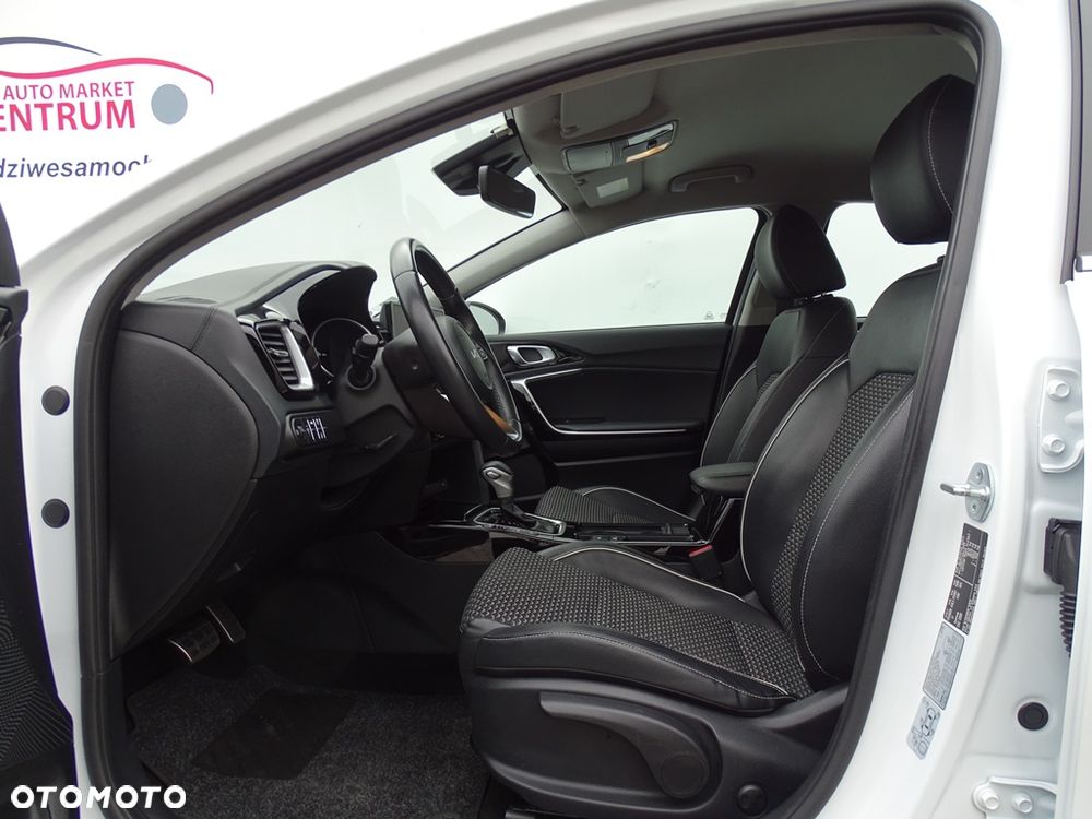 Kia XCeed - 21