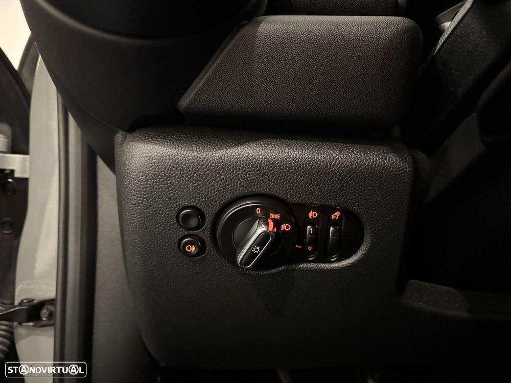 MINI 5 Portas One D - 43