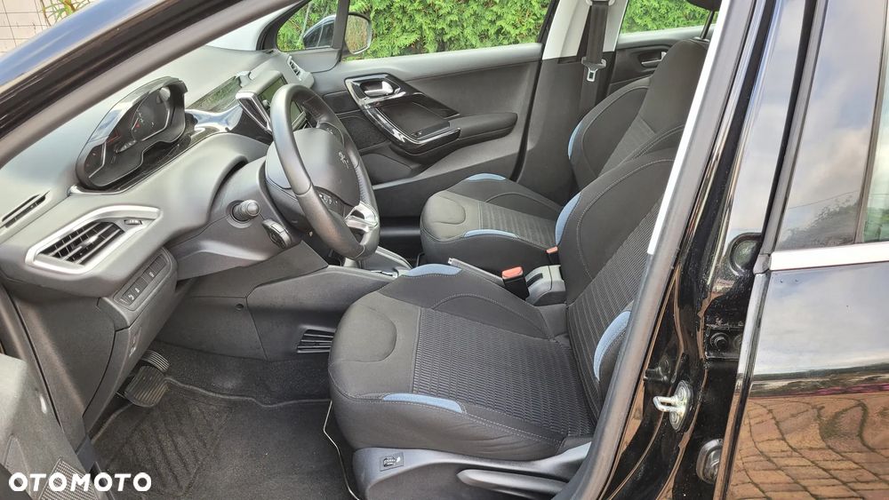 Peugeot 208 120 VTI Automatik Allure - 11