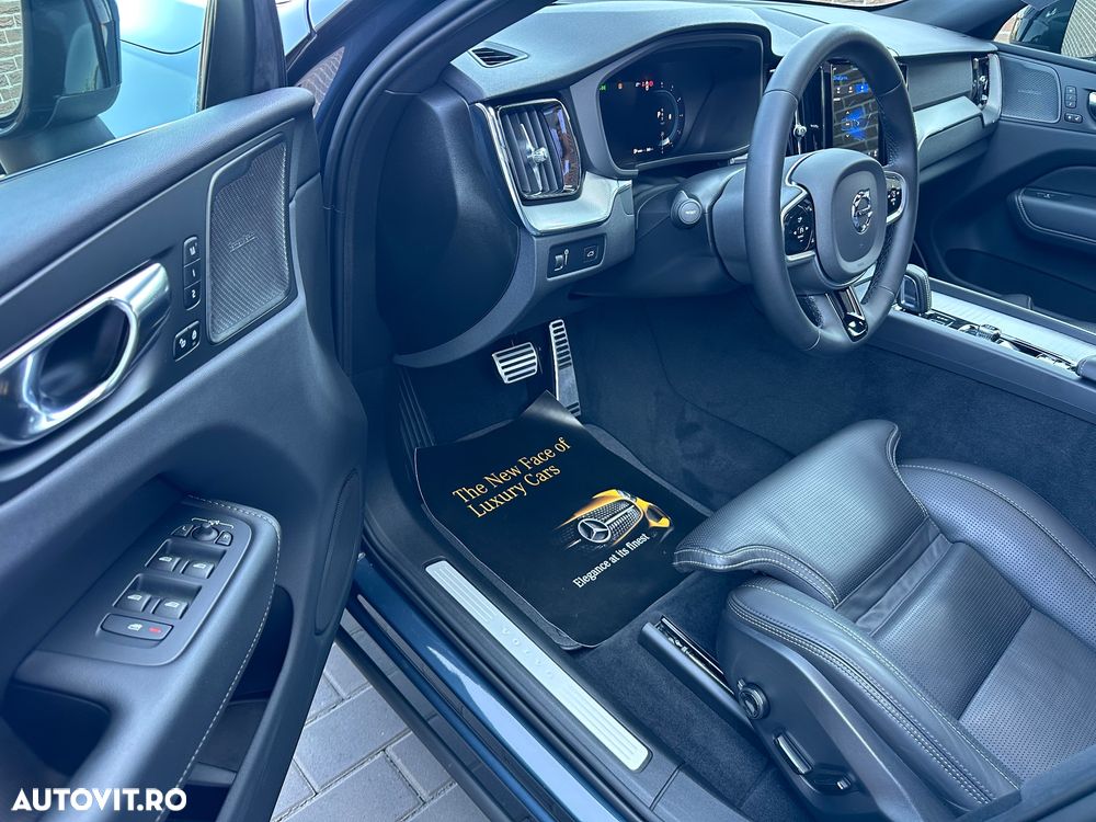 Volvo XC 60 B4 MHEV AT8 AWD R-Design - 12