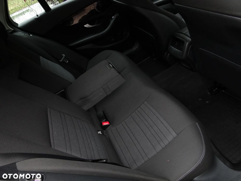Mercedes-Benz Klasa C 200 (BlueTEC) d T 7G-TRONIC Exclusive - 38