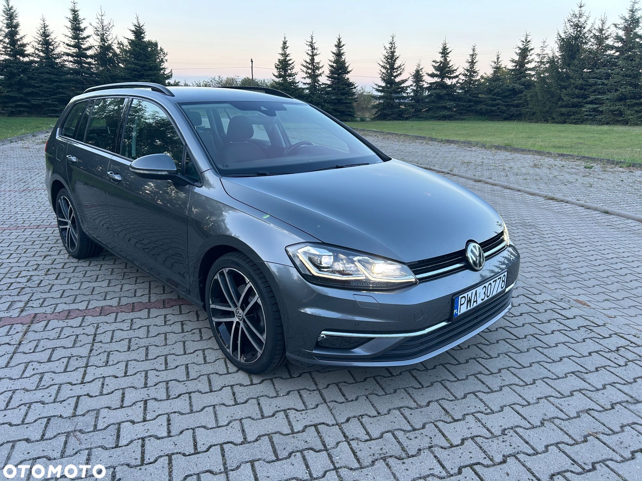 Volkswagen Golf 2.0 BlueTDI DSG Highline - 1