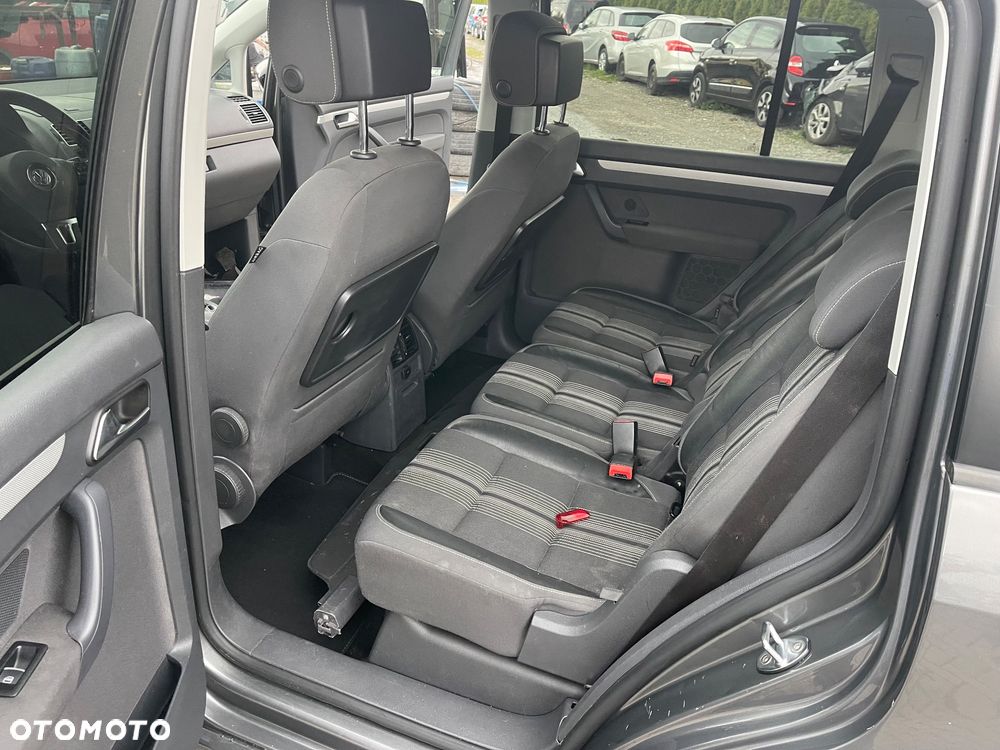 Volkswagen Touran 2.0 TDI DPF DSG MATCH - 19
