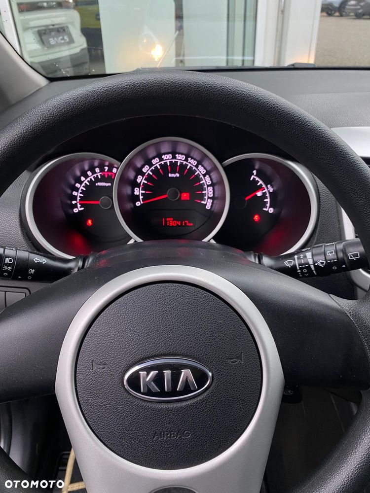 Kia Venga - 5