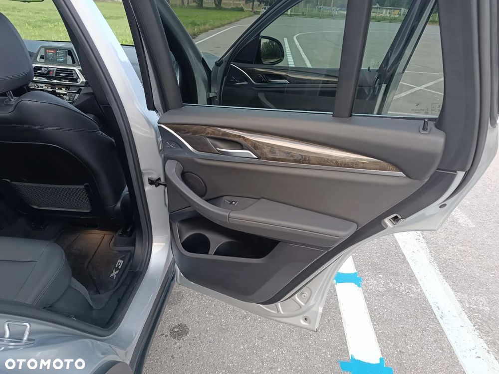 BMW X3 xDrive30i xLine sport - 25