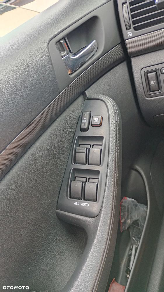 Toyota Avensis 2.0 VVT-i Automatik Executive - 11