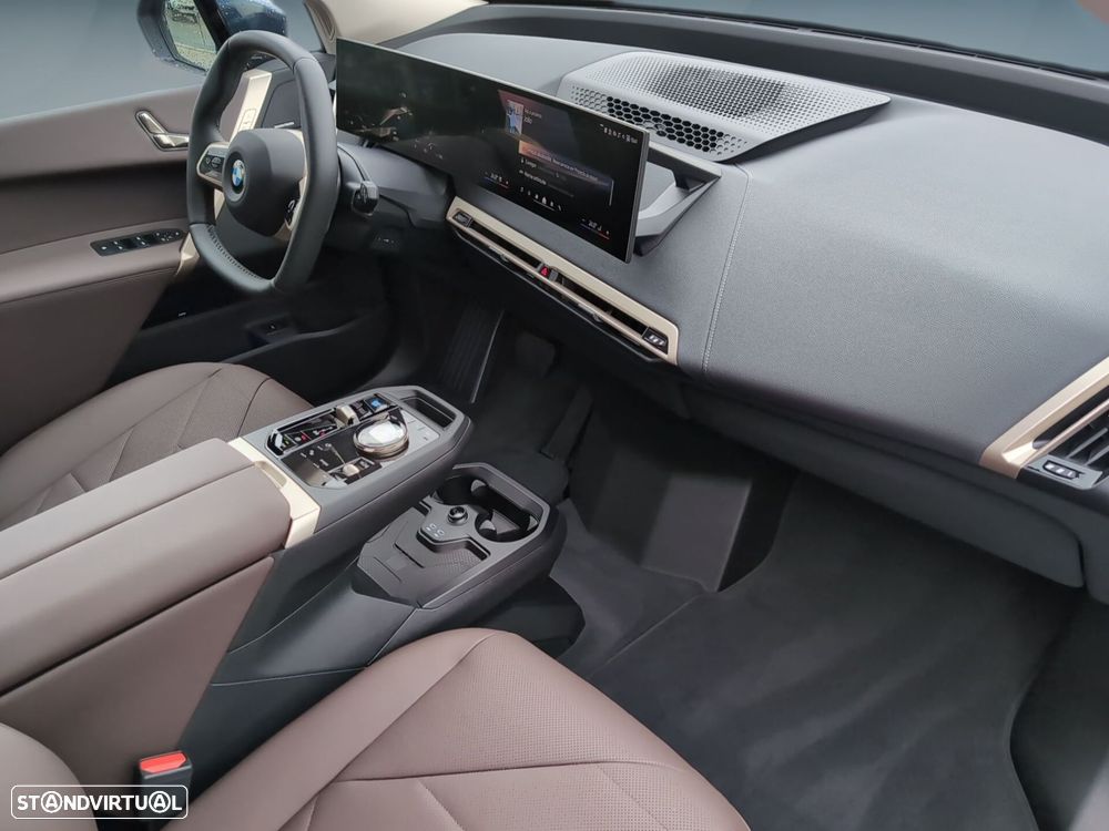 BMW iX xDrive 45 - 17