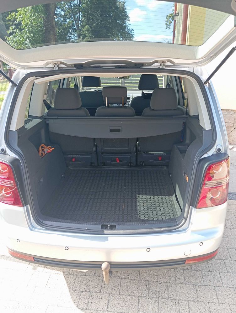 Volkswagen Touran - 8