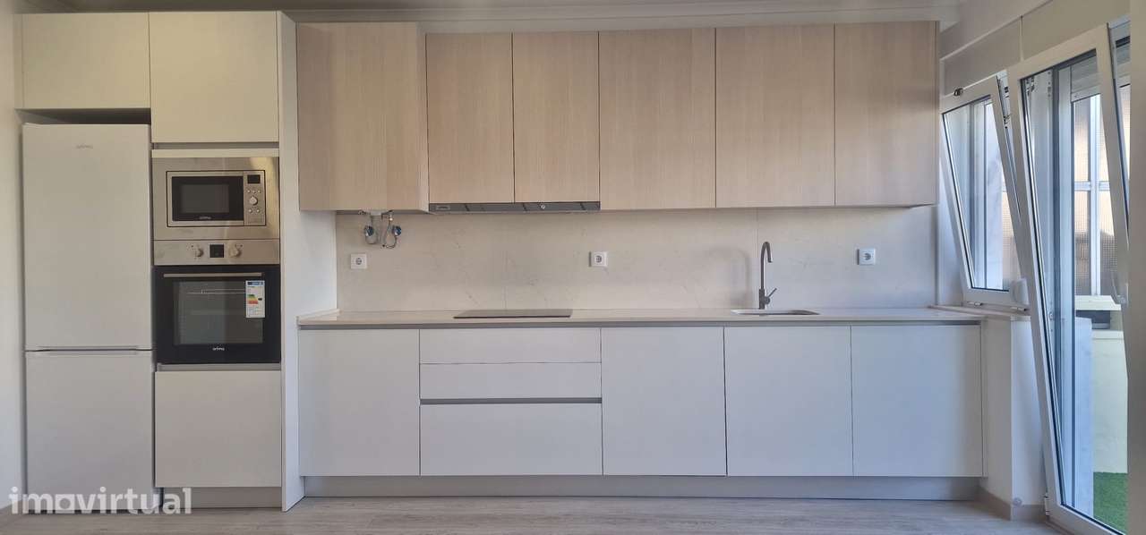 T3 Remodelado com 2 Terraços e Localização Central - Grande imagem: 2/15