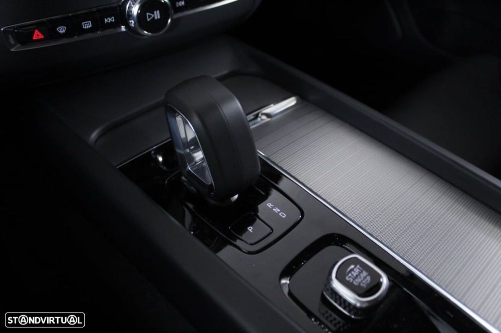 Volvo XC 60 2.0 T6 PHEV Plus Dark AWD - 30