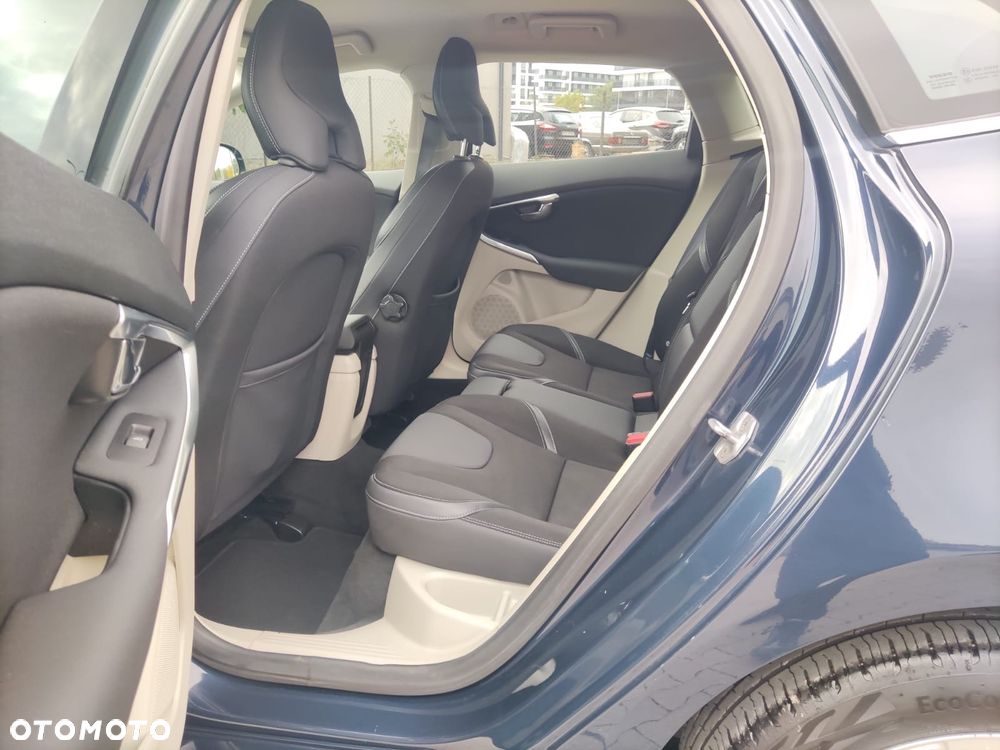 Volvo V40 D4 Drive-E Momentum - 14