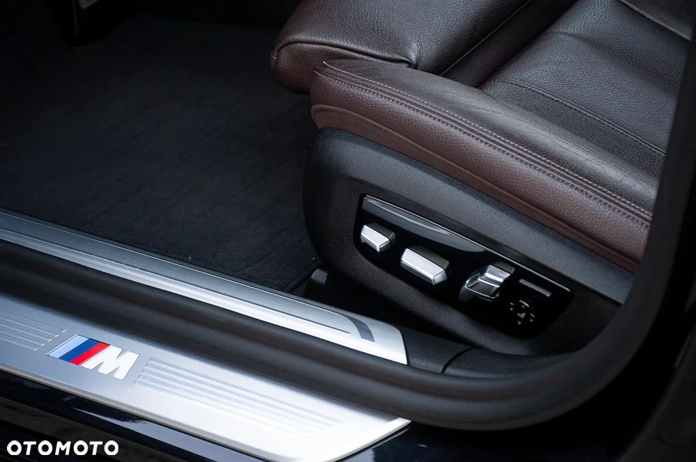 BMW Seria 7 730d xDrive sport - 38