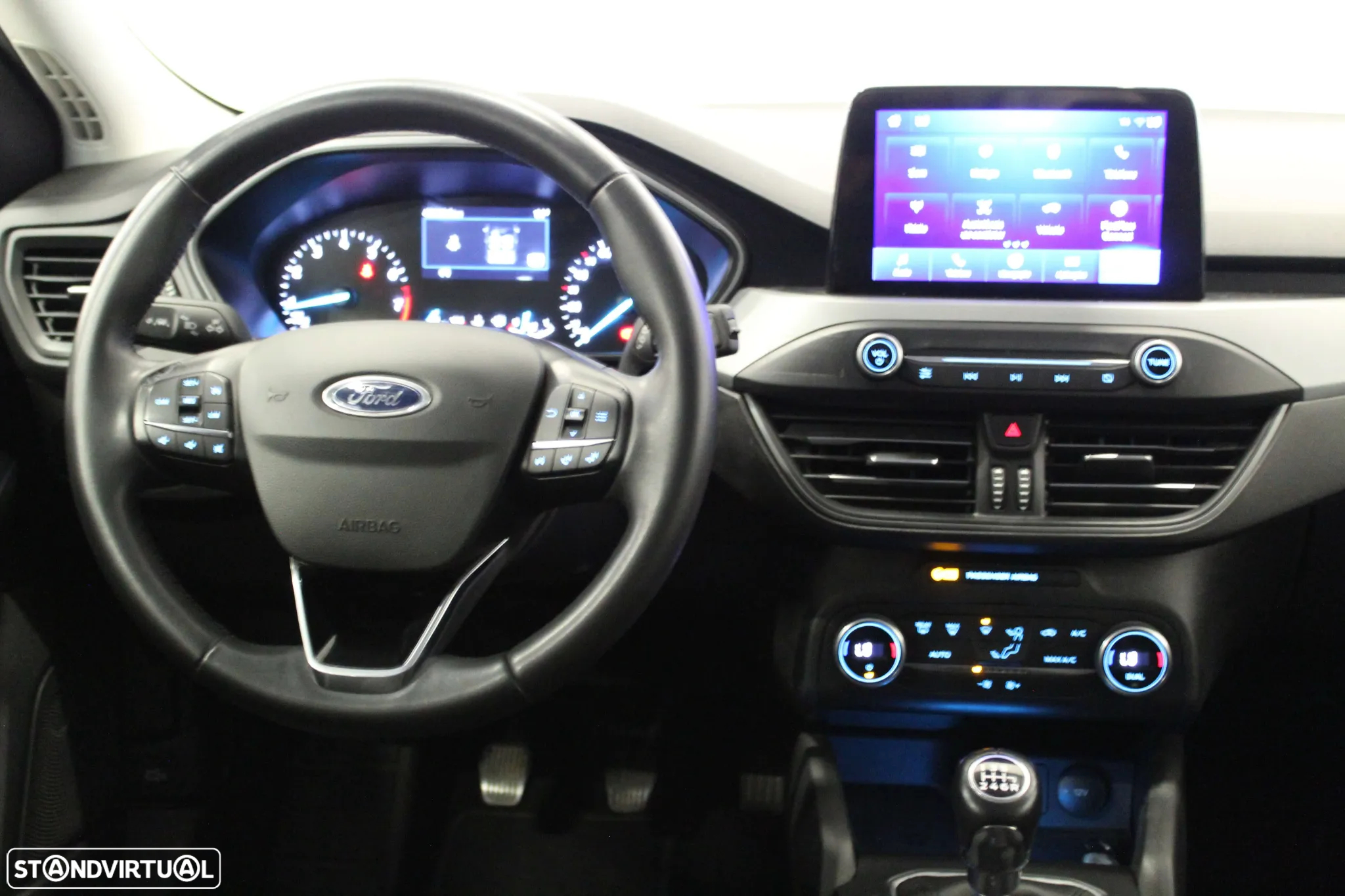 Ford Focus 1.0 EcoBoost MHEV Connected Design - 8