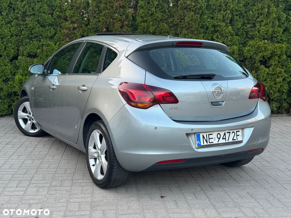 Opel Astra 1.6 Design Edition - 3