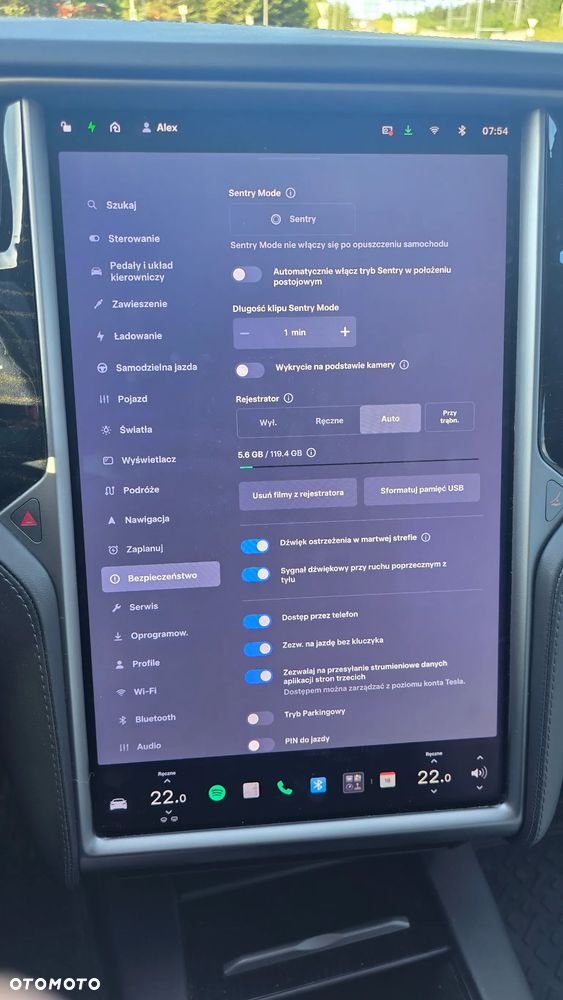 Tesla Model S - 31