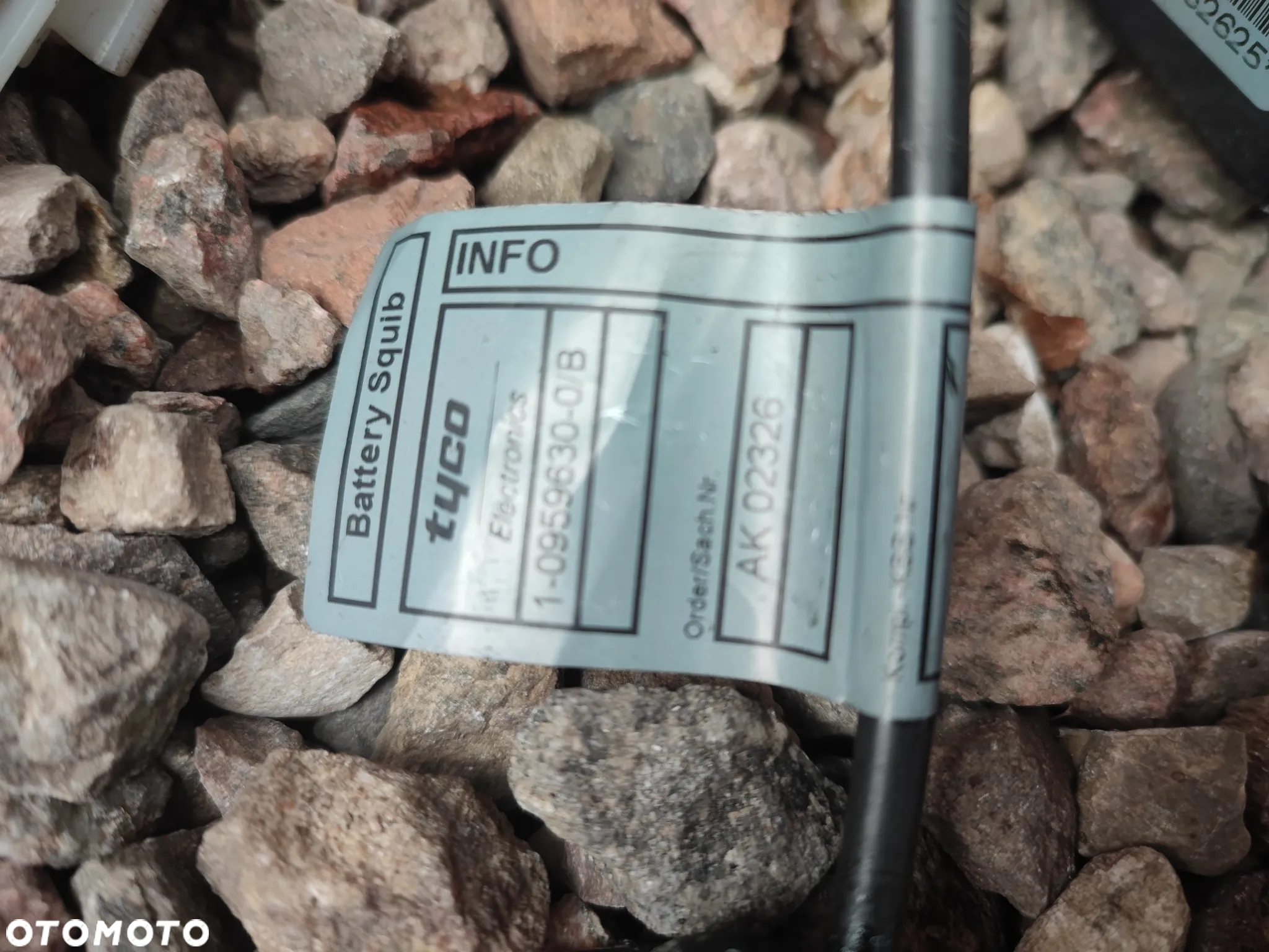 BMW E46 ORYGINALNY KOMPLETNY KABEL AKUMULATORA PLUSOWY NA TYŁ + KLEMA + BEZPIECZNIK O NR. 61 12 8 373 945 OEM W BARDZO DOBRYM STANIE DO SILNIKÓW BENZYNOWYCH - 14