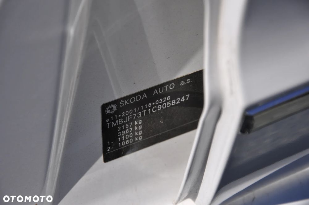 Skoda Superb 2.0 TDI DSG Exclusive - 11