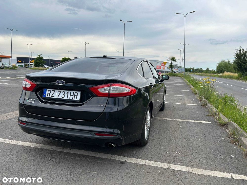 Ford Fusion - 4