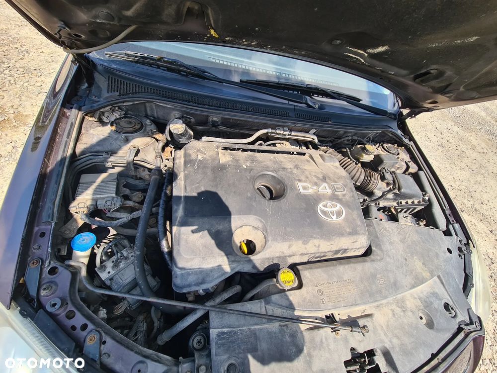 Toyota Avensis - 31