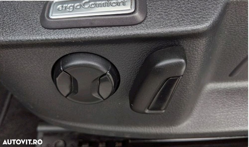 Volkswagen Passat 1.6 TDI SCR DSG Business - 16