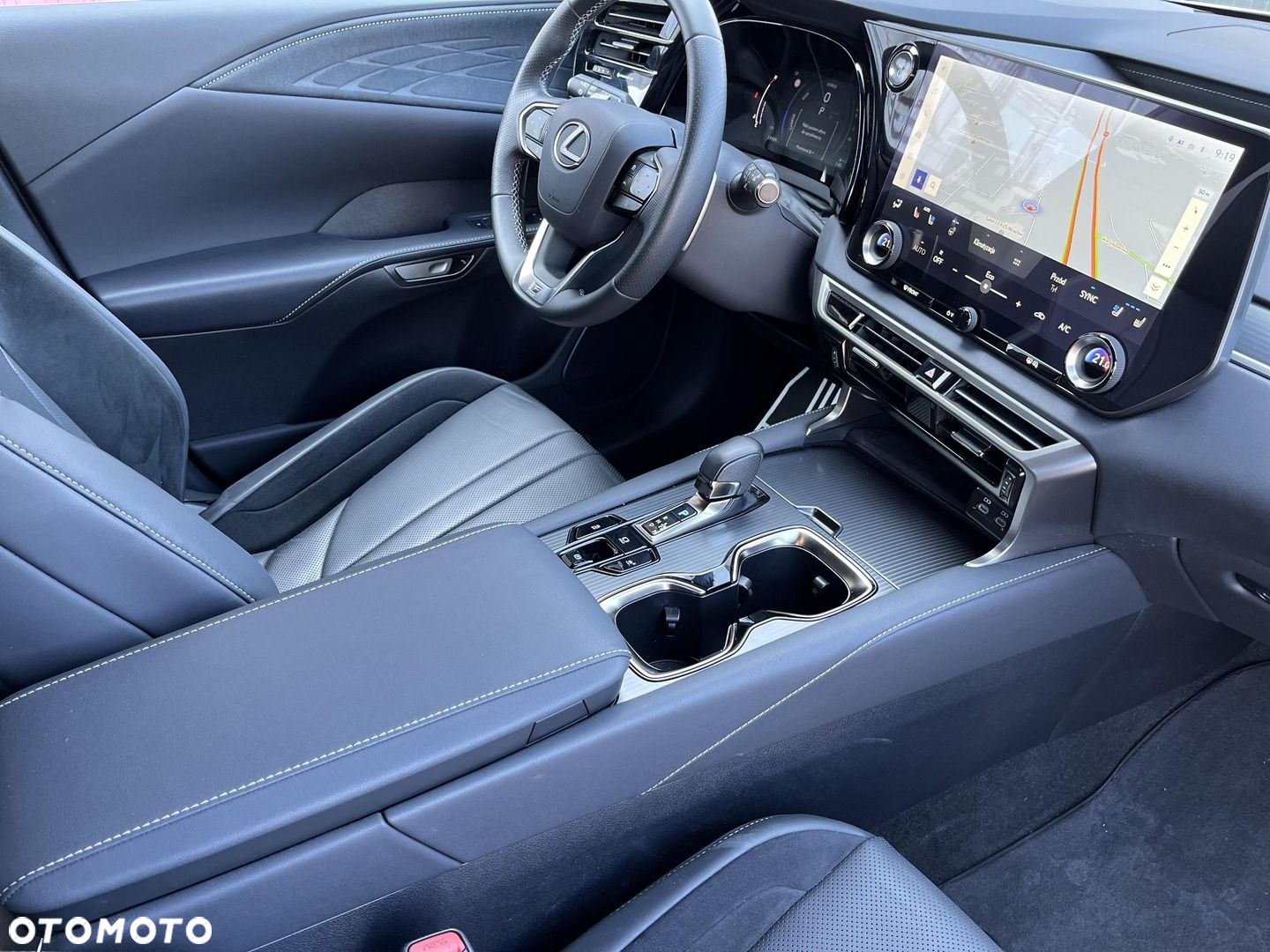 Lexus RX - 9