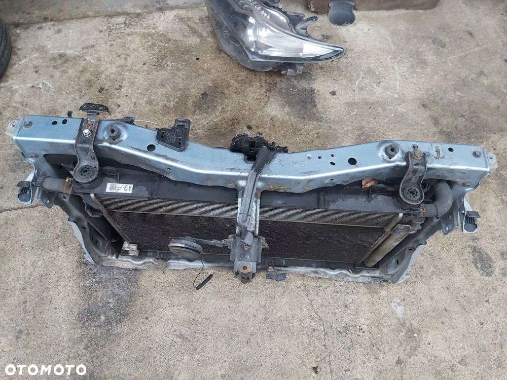 Toyota Auris II zderzak maska przód błotnik chłodnica pas przedni 1.8 HYB - 13