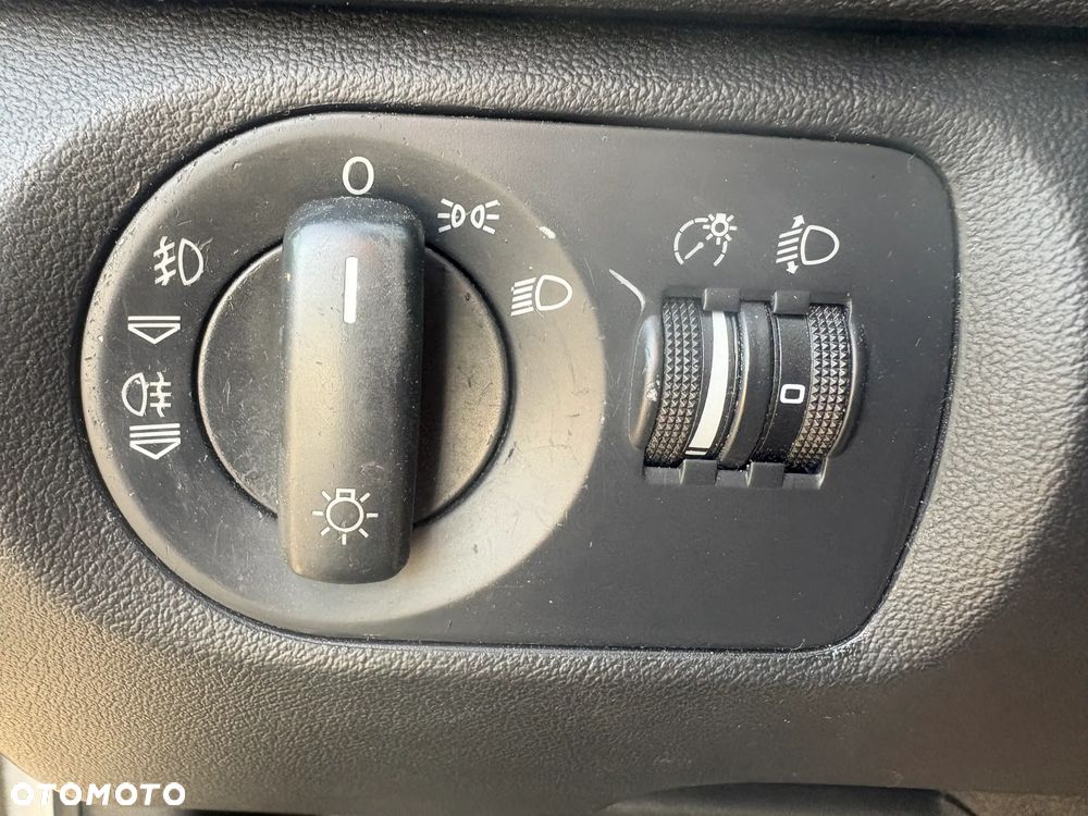 Audi A3 3-drzwiowe 1.6 FSI Ambiente - 11