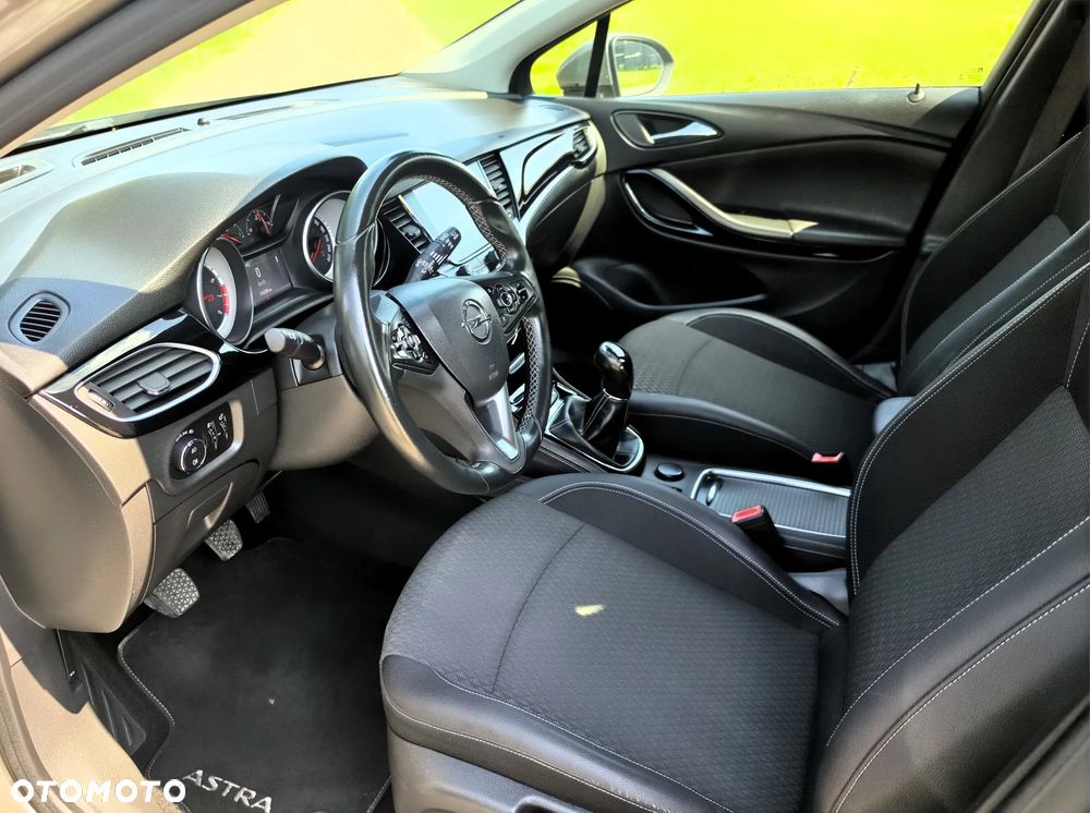 Opel Astra 1.4 Turbo Innovation - 19