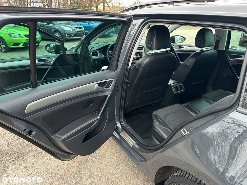 Volkswagen Golf 1.6 BlueTDI DSG Comfortline - 26