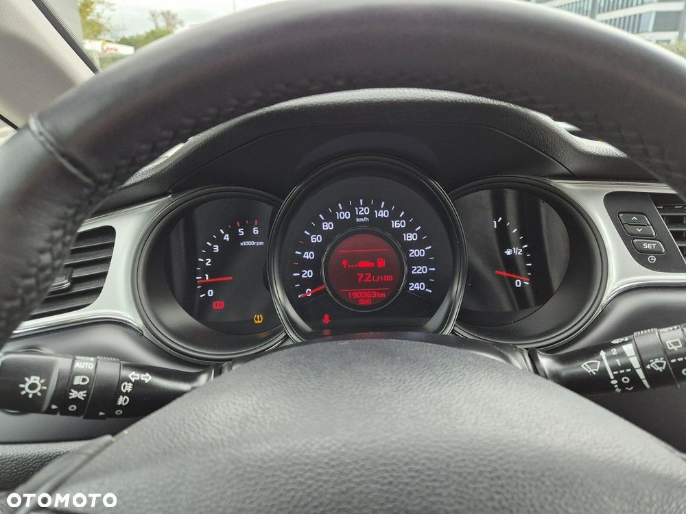 Kia Ceed - 12