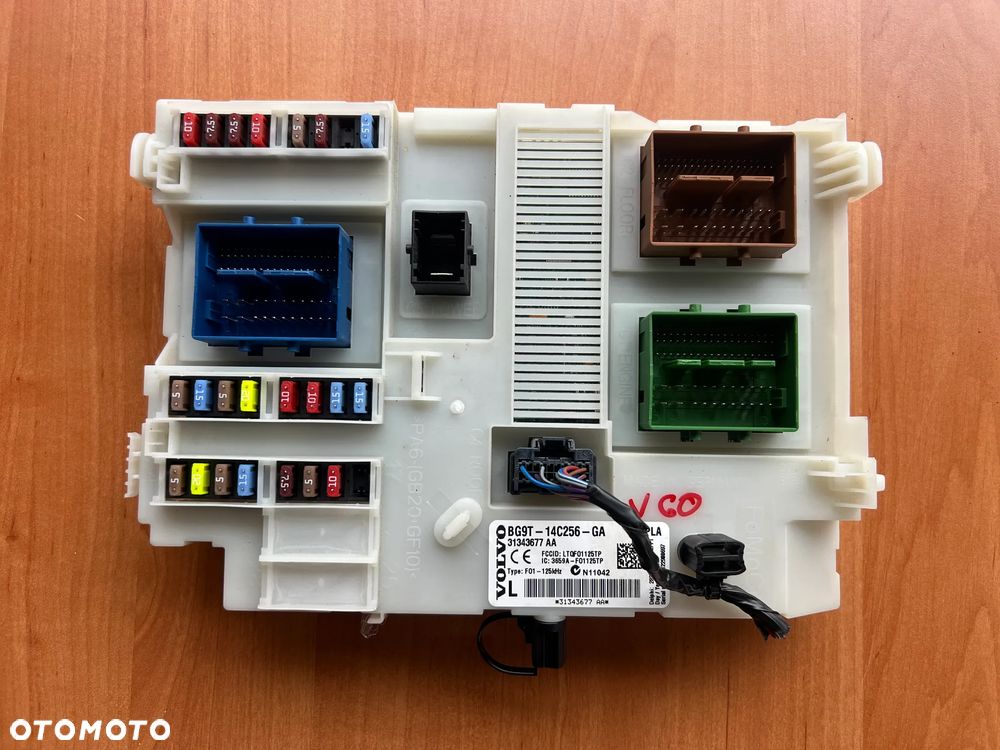 STEROWNIK MODUŁ SKRZYNKA BEZPIECZNIKÓW BSI VOLVO V60 BG9T14C256GA - 3