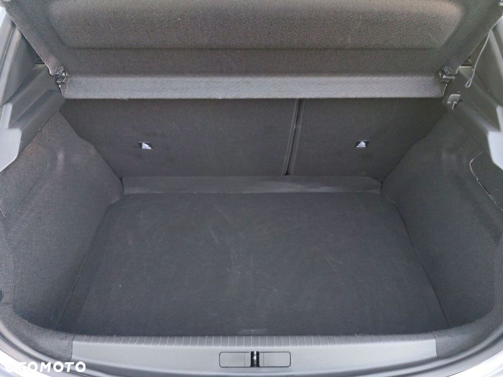 Peugeot 208 - 15