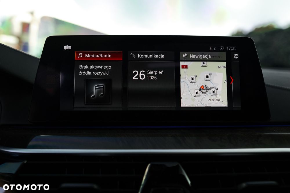 BMW Seria 5 M550i xDrive sport - 32