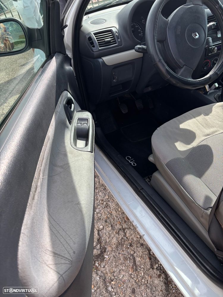 Renault Clio 1.5 dCi Pack - 6