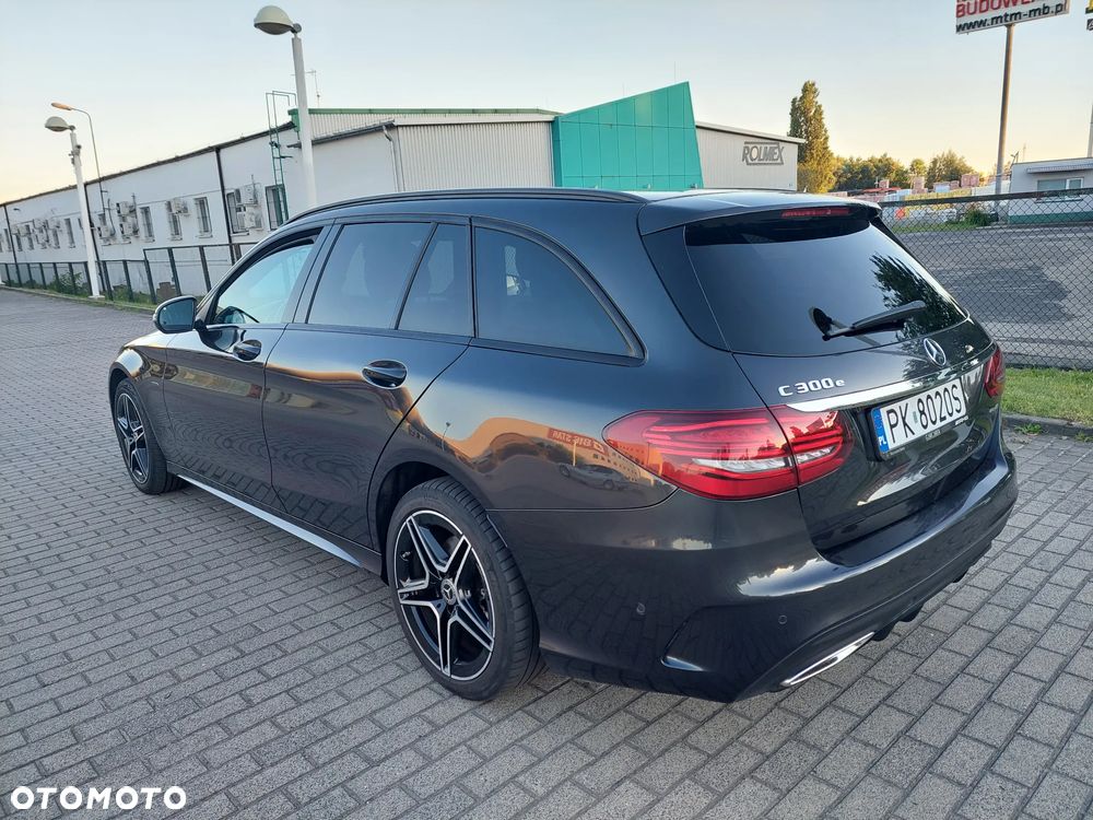 Mercedes-Benz Klasa C 300 e 9G-TRONIC AMG Line - 3