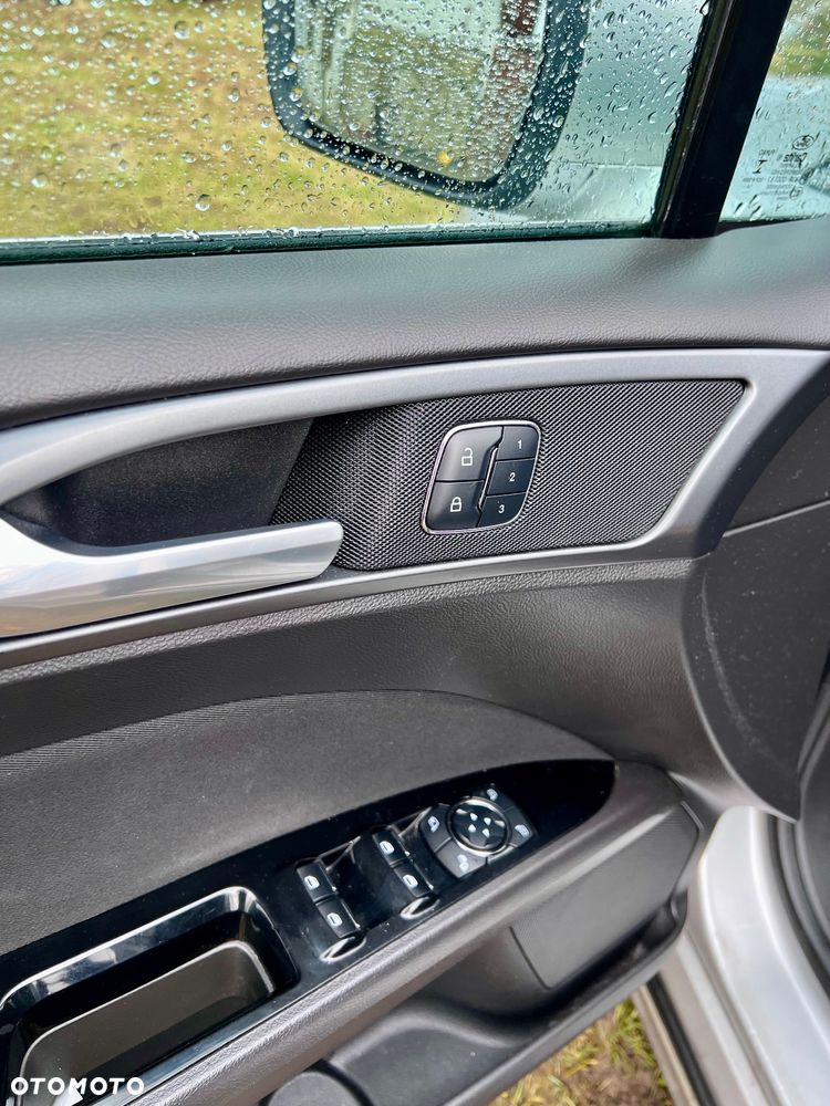 Ford Mondeo SW 2.0 TDCi S&S PowerShift-Aut Titanium - 20