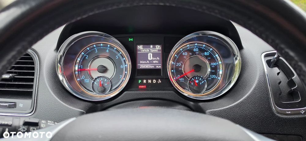 Chrysler Town & Country 3.6 Limited - 11